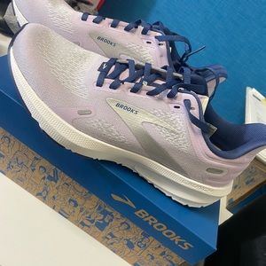 Brooks launch 9, brand new in box